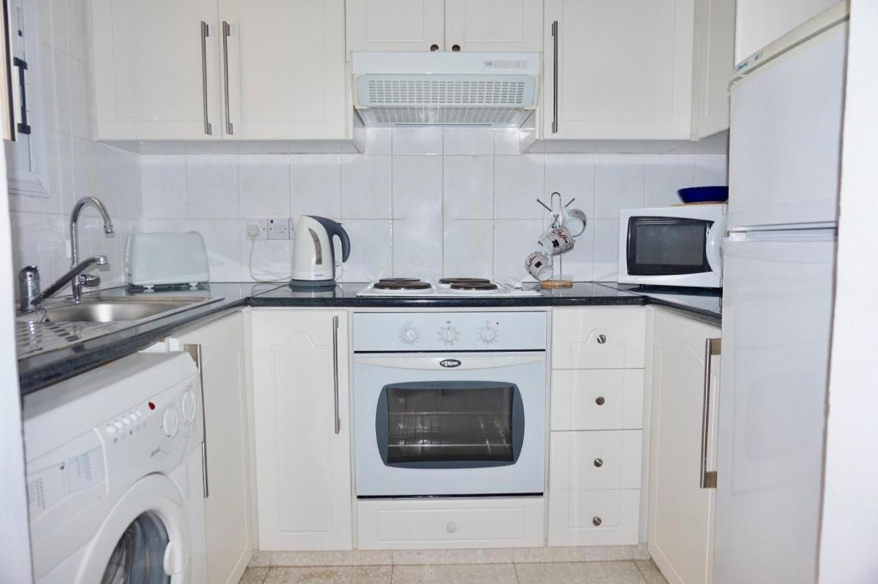 Modern Sea View Apartment Regina Gardens Paphos Buitenkant foto