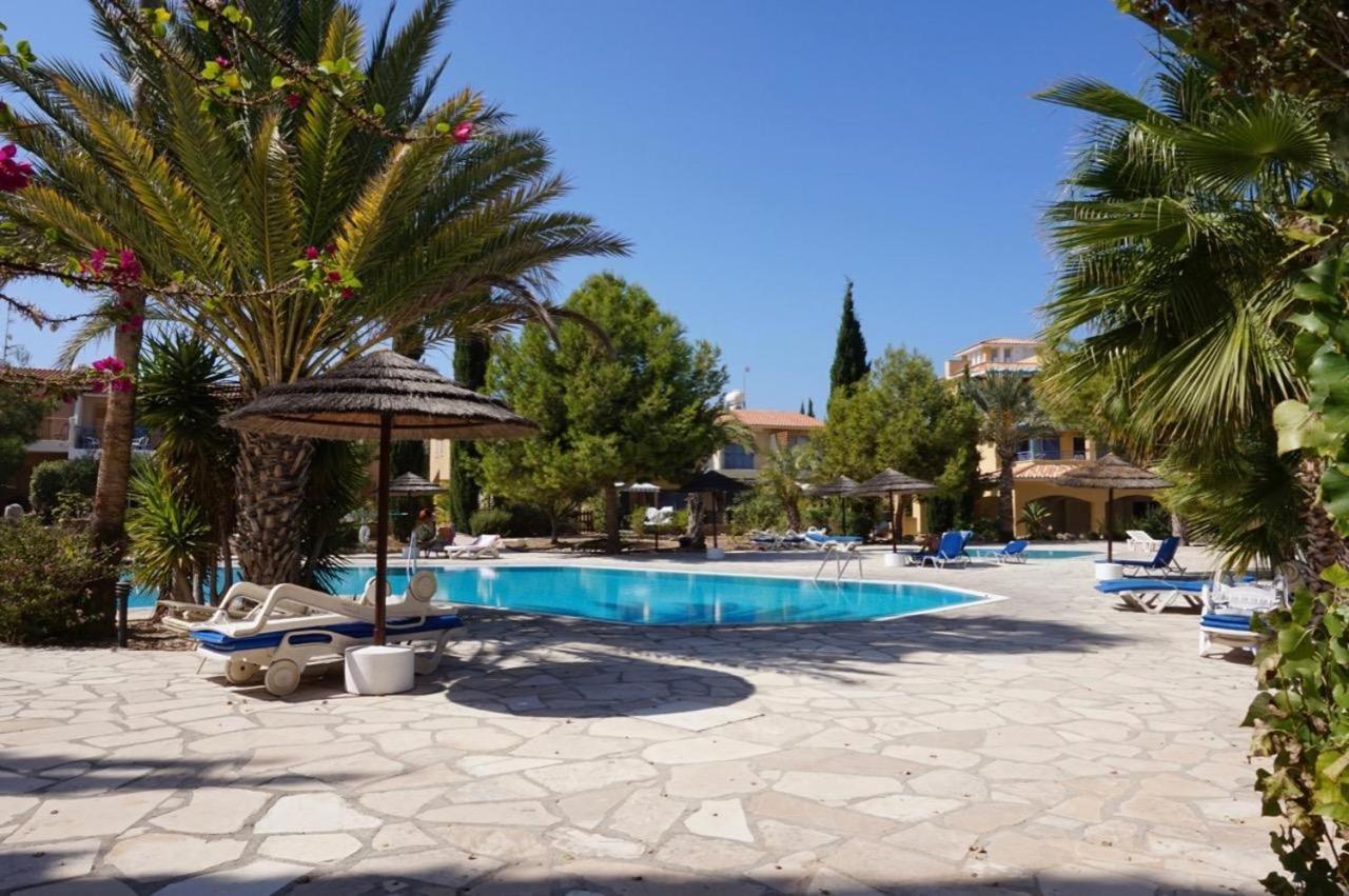 Modern Sea View Apartment Regina Gardens Paphos Buitenkant foto