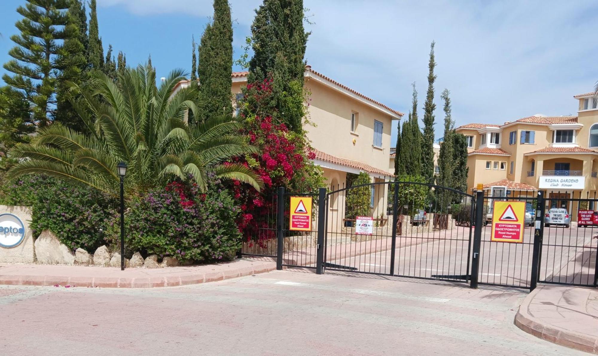 Modern Sea View Apartment Regina Gardens Paphos Buitenkant foto